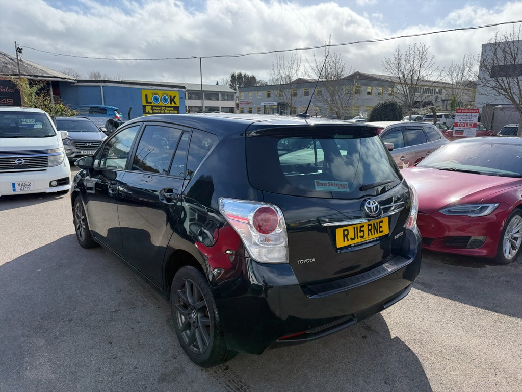 Used Toyota Verso 2015 for sale - 77942476: Photo 4