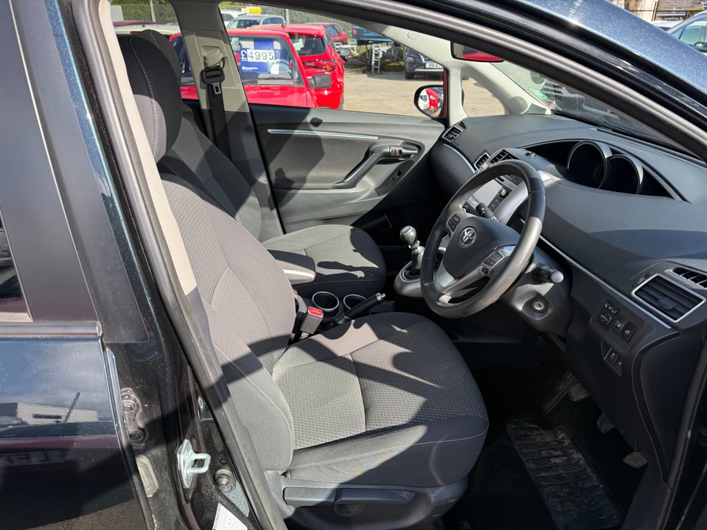 Used Toyota Verso 2015 for sale - 77942476: Photo 7