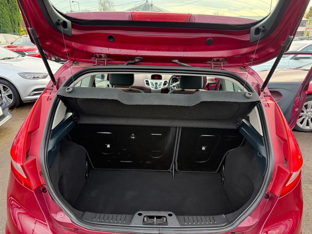 Used Ford Fiesta 2010 for sale - 76507827: Photo 9