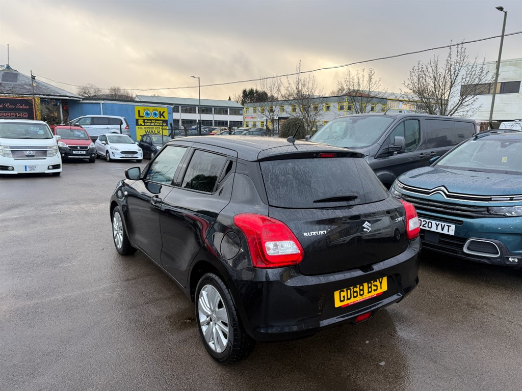 Used Suzuki Swift 2018 for sale - 77472124: Photo 4