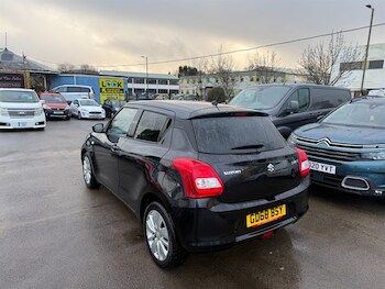 Used Suzuki Swift 2018 for sale - 77472124: Photo