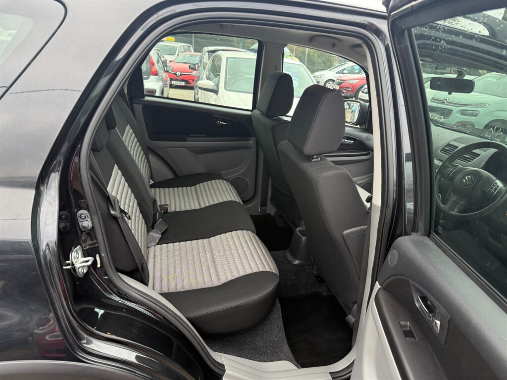 Used Suzuki SX4 2013 for sale - 77679140: Photo 8