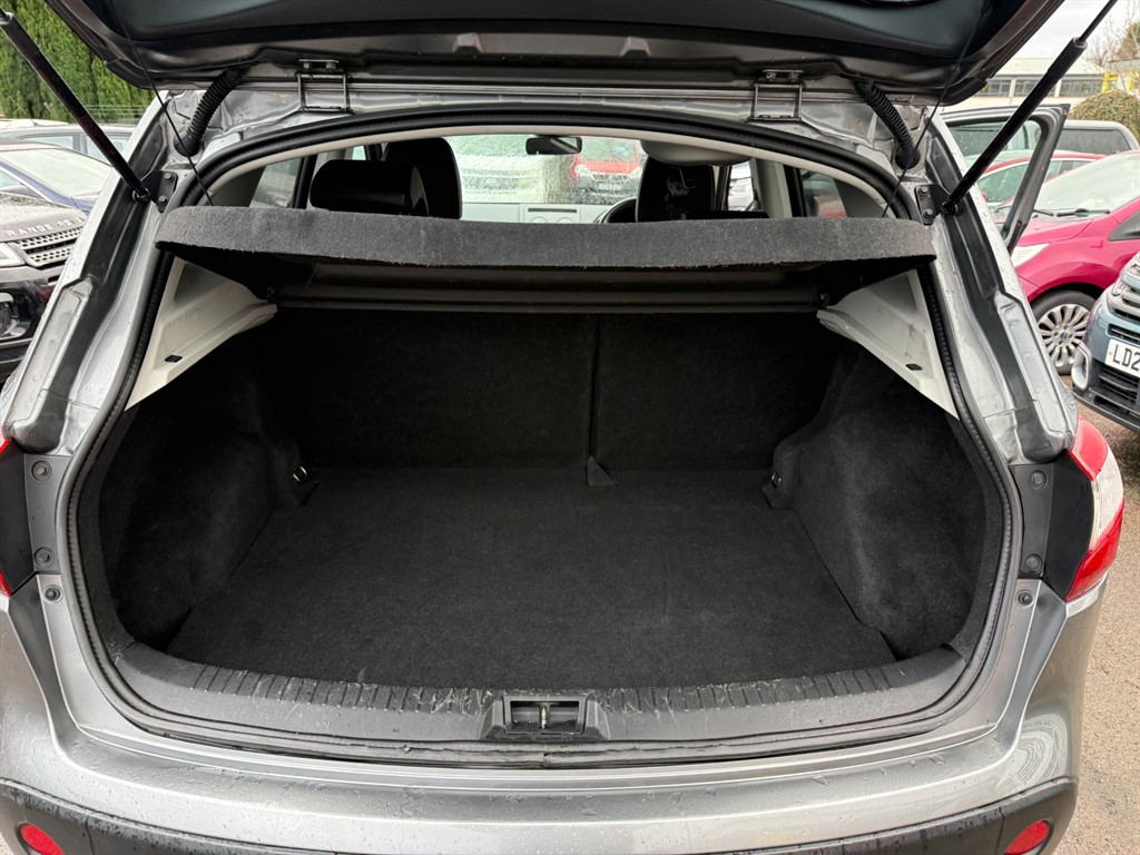 Used Nissan Qashqai 2013 for sale - 77312519: Photo 9