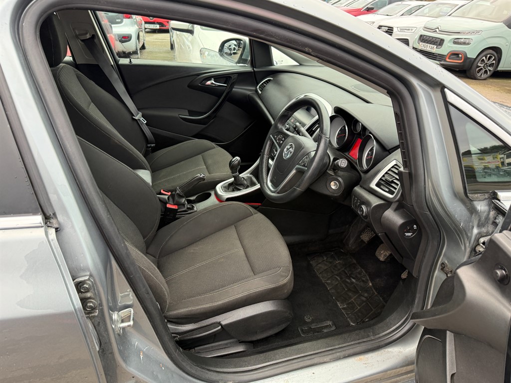 Used Vauxhall Astra 2015 for sale - 77630977: Photo 7
