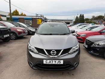 Used Nissan Qashqai 2017 for sale - 76055819: Photo 2