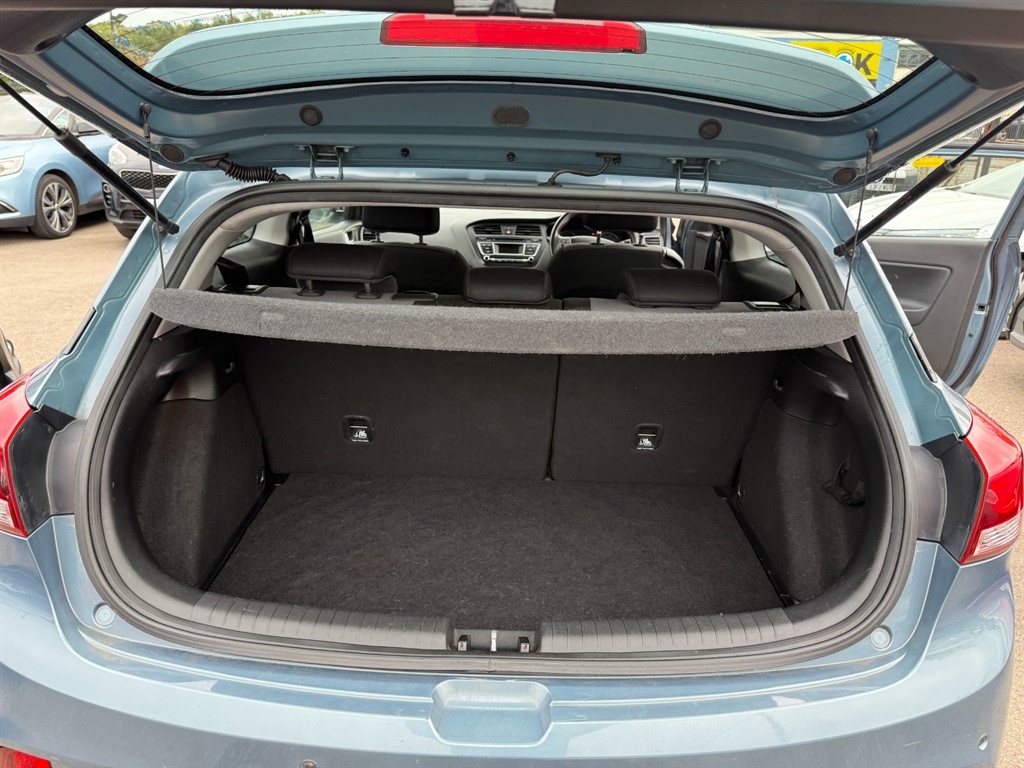 Used Hyundai i20 2015 for sale - 76332377: Photo 9
