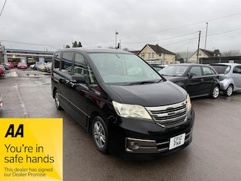 Used Nissan Serena 2012 for sale - 77300718: Photo