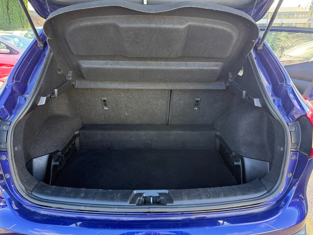 Used Nissan Qashqai 2015 for sale - 77619536: Photo 9