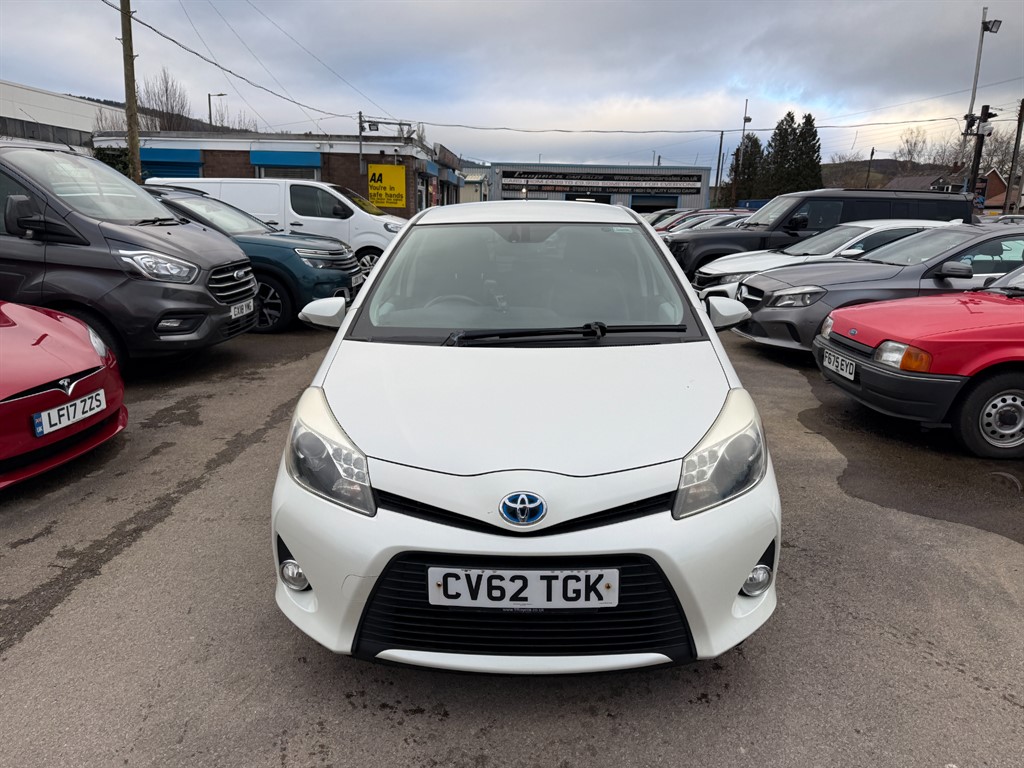 Used Toyota Yaris 2012 for sale - 77627830: Photo 2