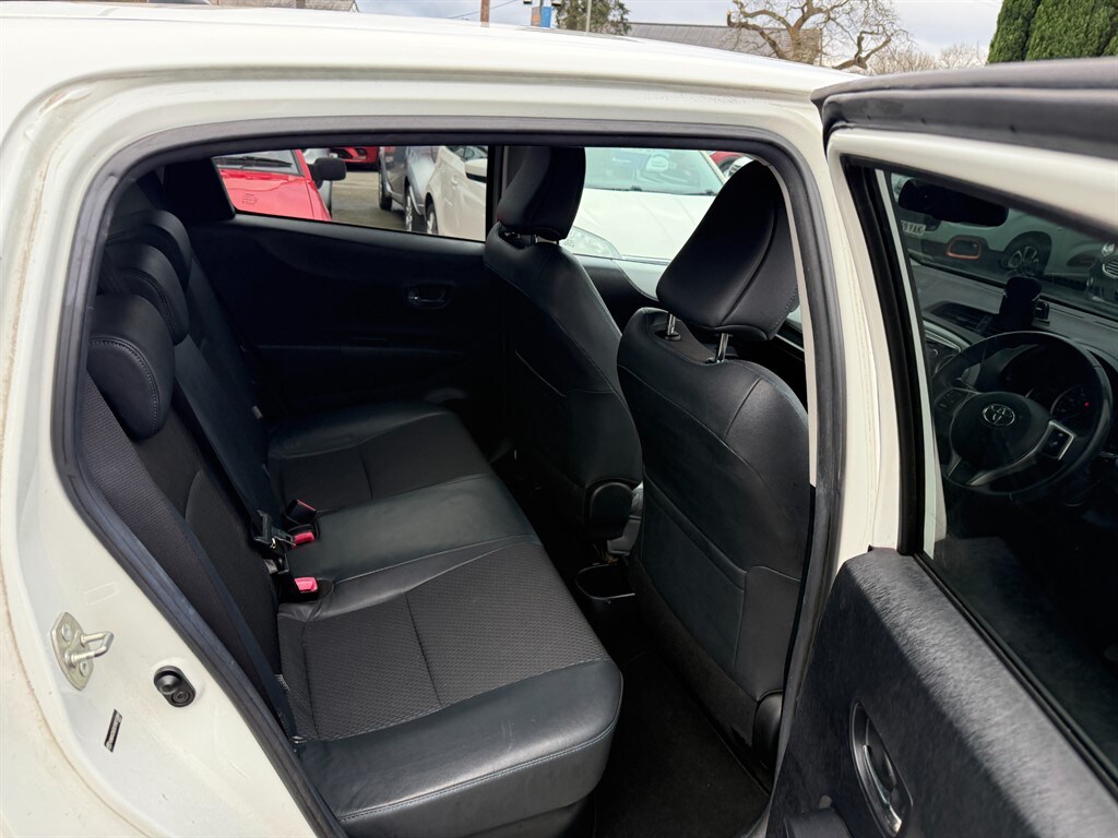 Used Toyota Yaris 2012 for sale - 77627830: Photo 8