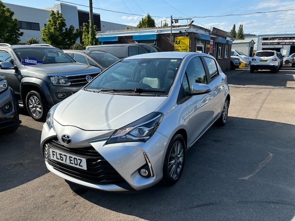 Used Toyota Yaris 2018 for sale - 75571596: Photo 2
