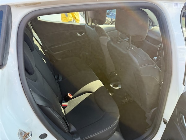 Used Renault Clio 2015 for sale - 76044549: Photo 8