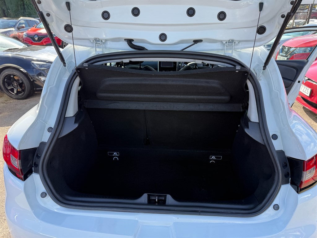 Used Renault Clio 2015 for sale - 76044549: Photo 9