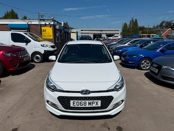 Used Hyundai i20 2018 for sale - 79515782: Photo
