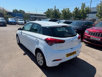 Used Hyundai i20 2018 for sale - 79515782: Photo