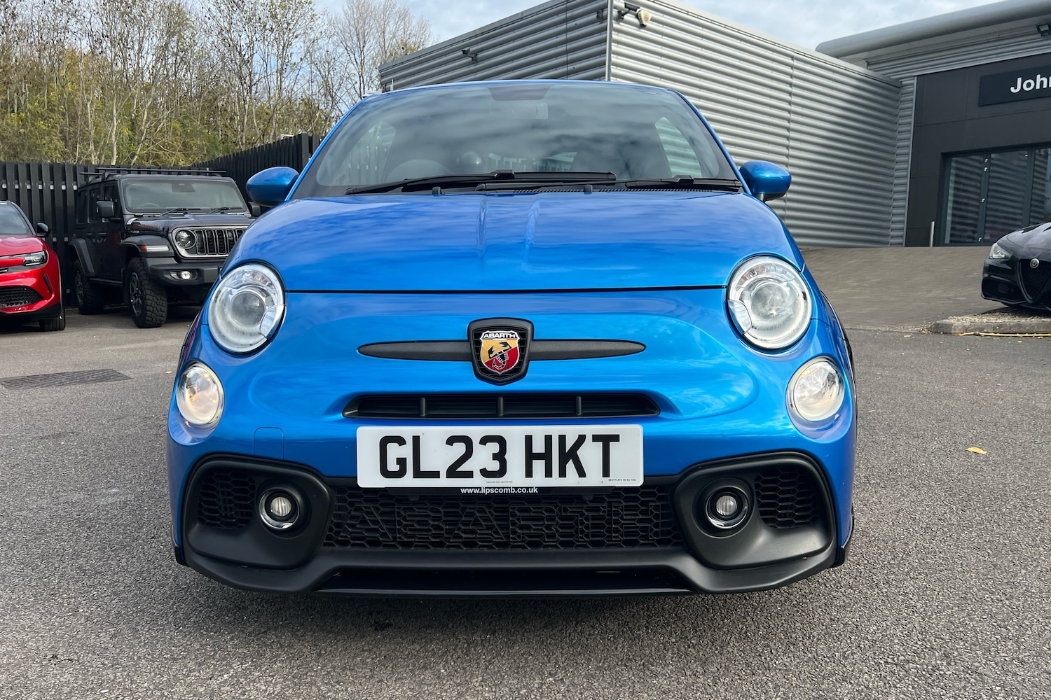 Used Abarth 695 2023 for sale - 76777149: Photo 2