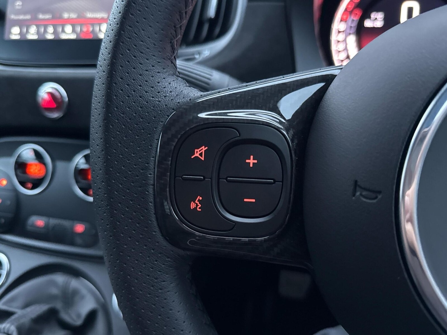 Used Abarth 695 2023 for sale - 76777149: Photo 25