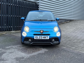 Used Abarth 695 2023 for sale - 76777149: Photo
