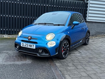 Used Abarth 695 2023 for sale - 76777149: Photo