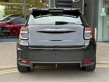Used Abarth 600e 2025 for sale - 76302029: Photo