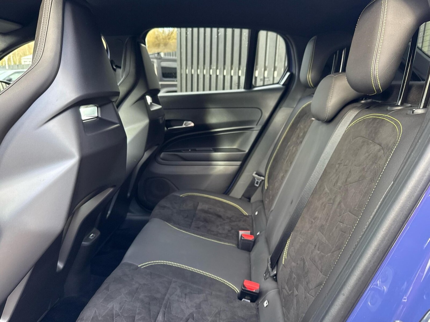 Used Abarth 600e 2025 for sale - 76680242: Photo 10