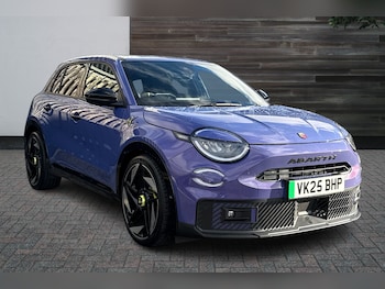 Used Abarth 600e 2025 for sale - 76680242: Photo