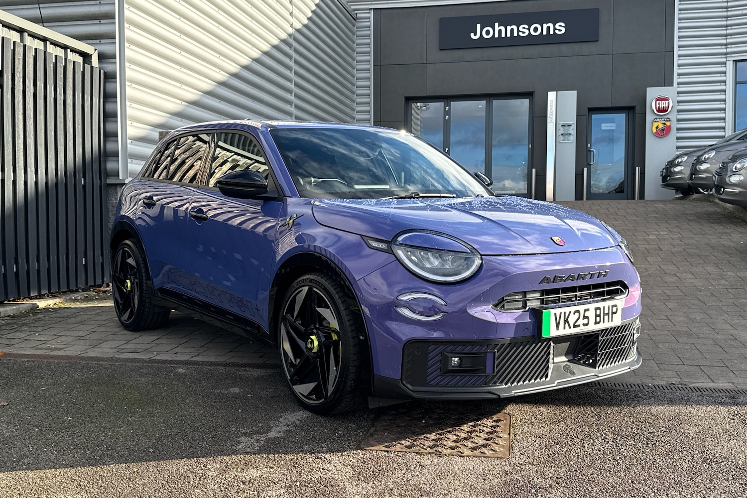 Used Abarth 600e 2025 for sale - 76680242: Photo 2