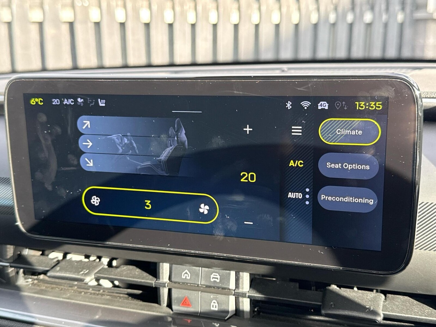 Used Abarth 600e 2025 for sale - 76680242: Photo 23