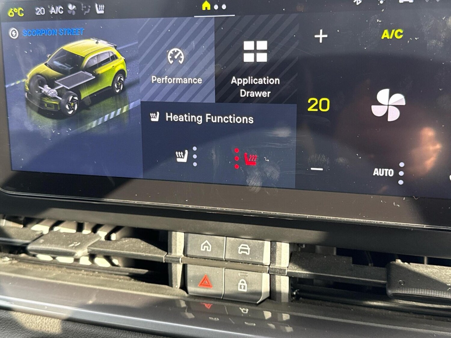 Used Abarth 600e 2025 for sale - 76680242: Photo 25