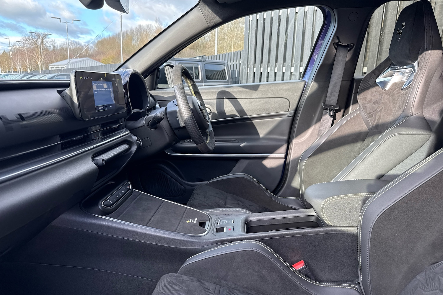 Used Abarth 600e 2025 for sale - 76680242: Photo 6