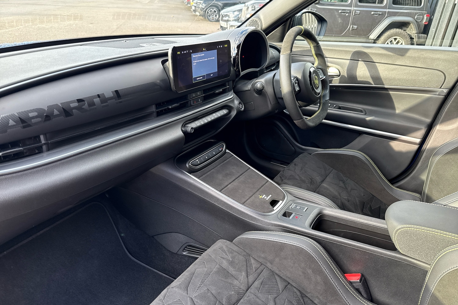 Used Abarth 600e 2025 for sale - 76680242: Photo 7