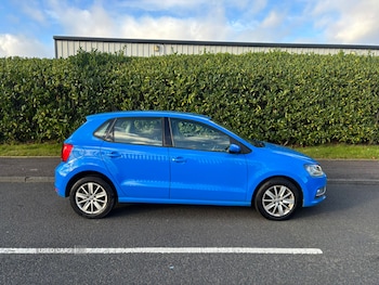 Used Volkswagen Polo 2015 for sale - 76621065: Photo