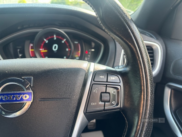 Used Volvo V40 2015 for sale - 76621351: Photo 11