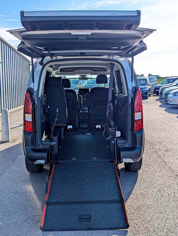 Used Peugeot Rifter 2020 for sale - 76142008: Photo 6