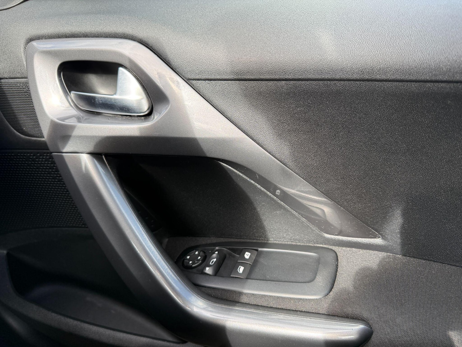 Used Peugeot 2008 2018 for sale - 78072967: Photo 22