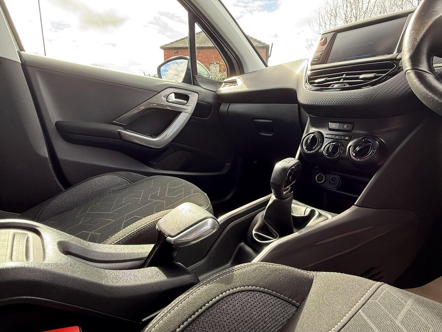 Used Peugeot 2008 2018 for sale - 78072967: Photo 27