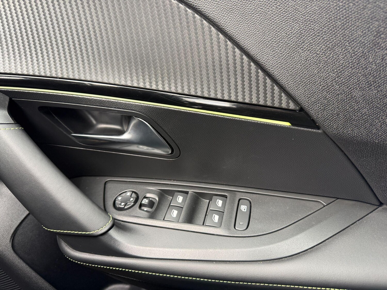 Used Peugeot 2008 for sale - 77597875: Photo 17