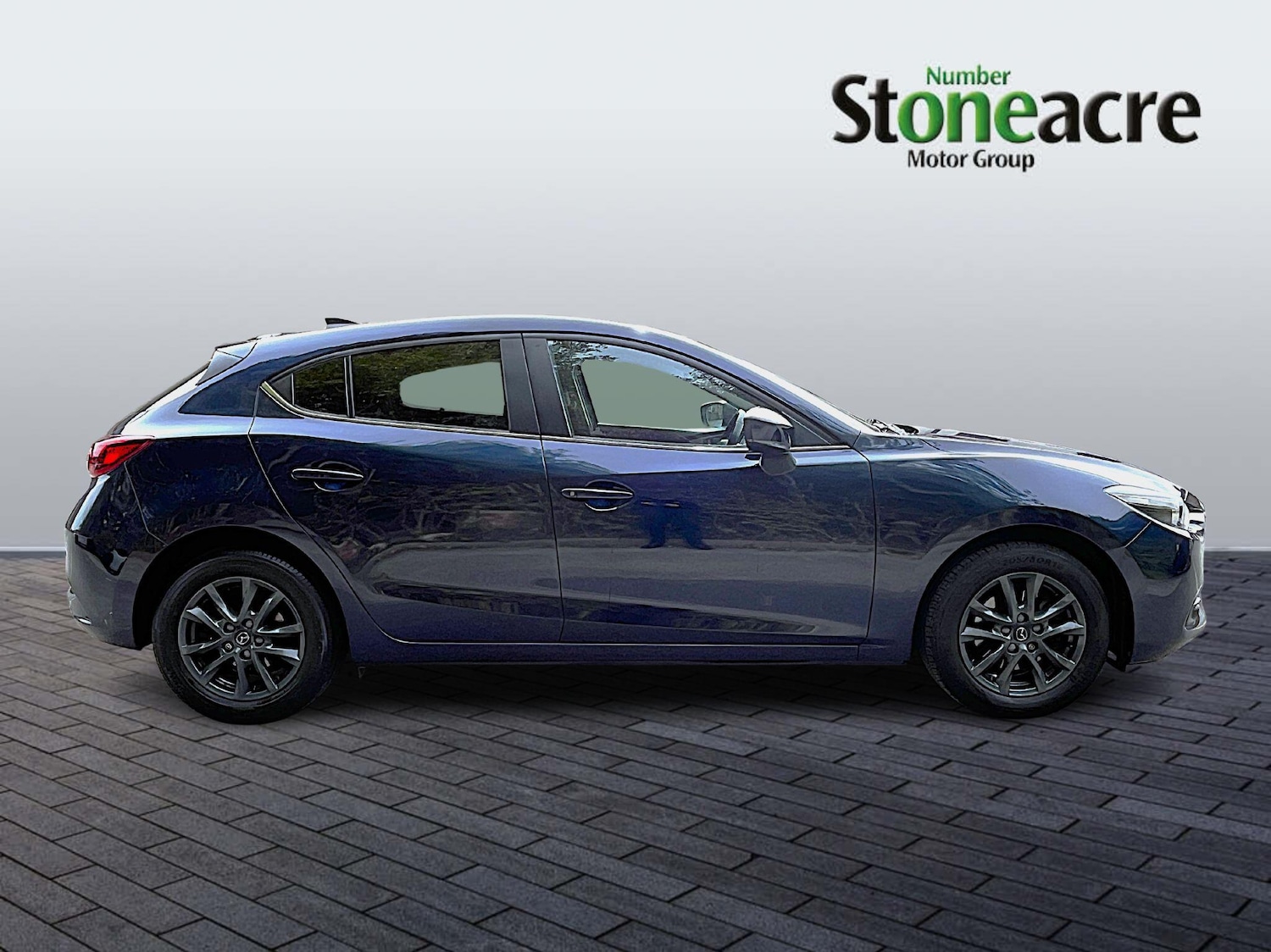 Used Mazda Mazda3 2017 for sale - 76138327: Photo 2