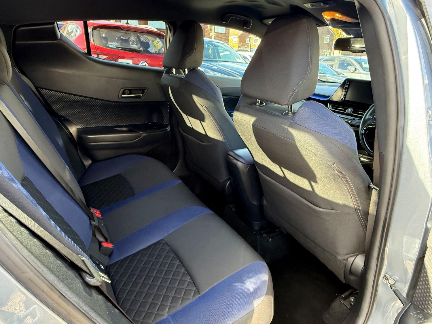 Used Toyota C-HR 2019 for sale - 76389392: Photo 11