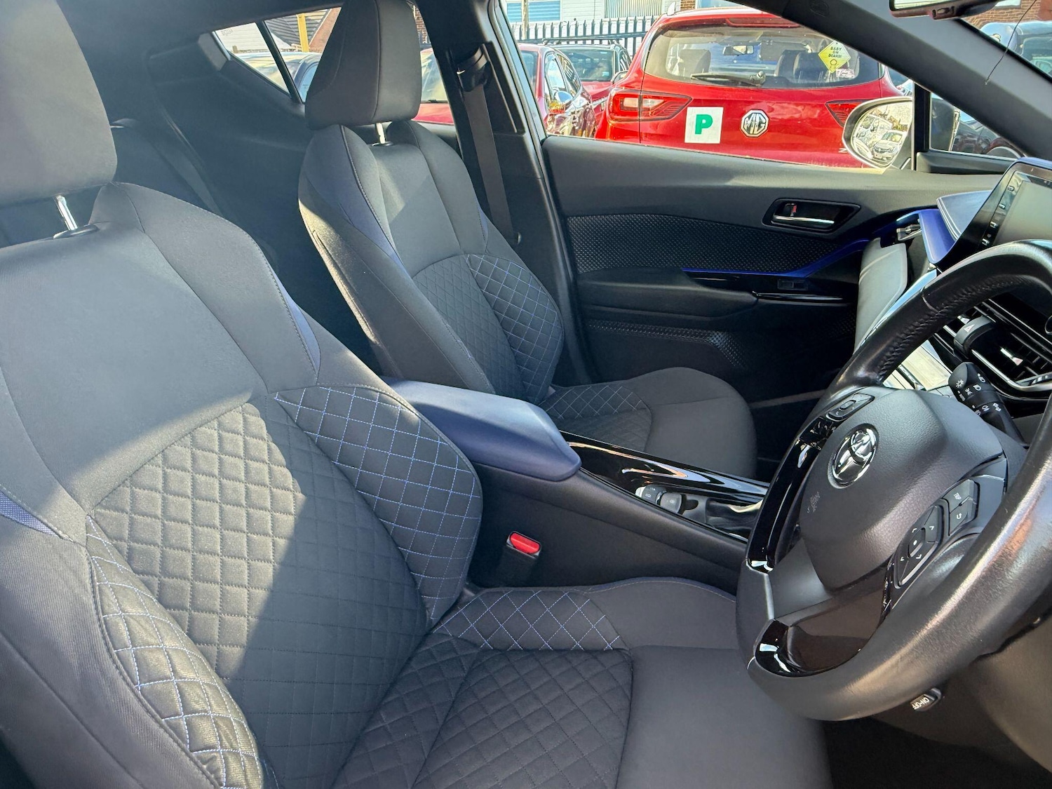 Used Toyota C-HR 2019 for sale - 76389392: Photo 14