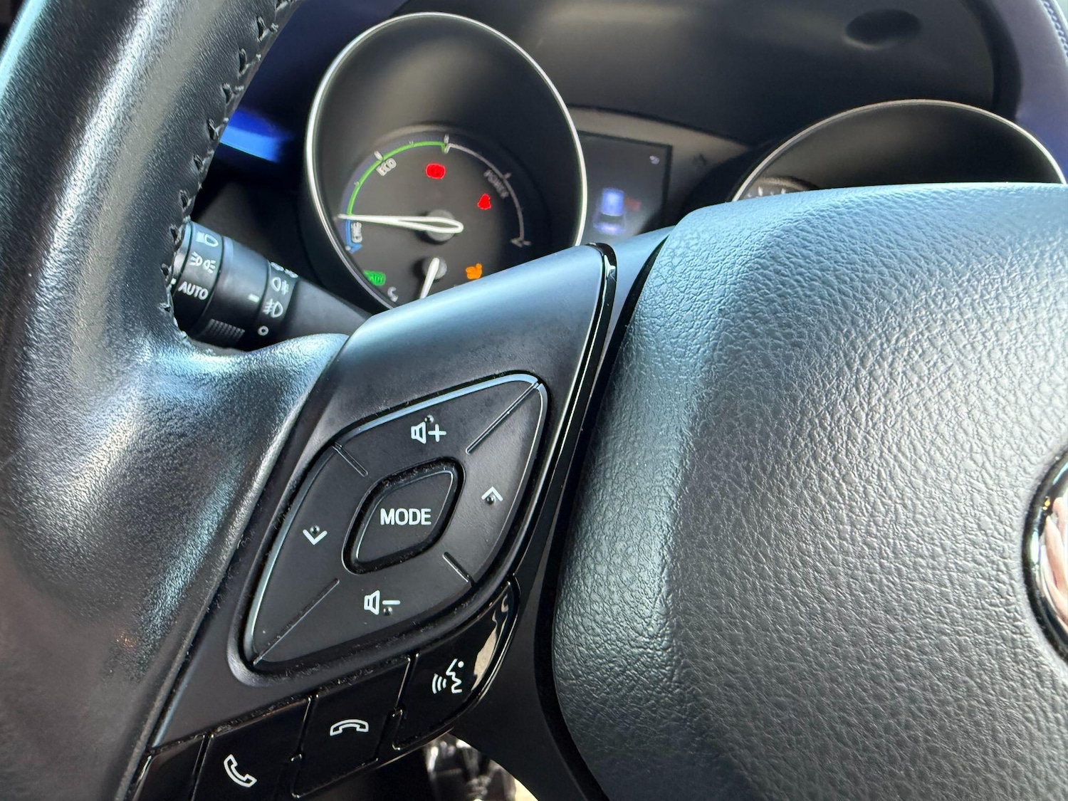 Used Toyota C-HR 2019 for sale - 76389392: Photo 24