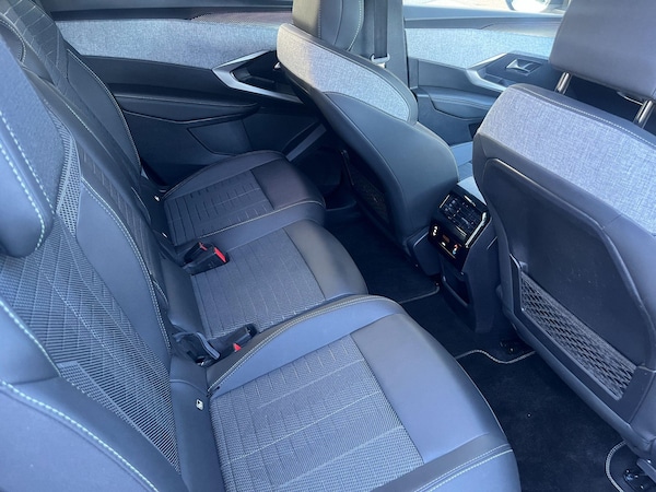 Used Peugeot E-5008 2025 for sale - 76043300: Photo 12