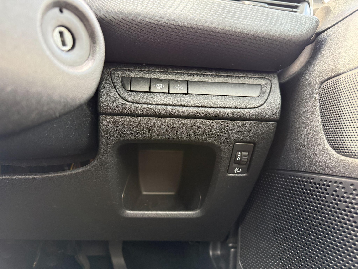 Used Peugeot 2008 2018 for sale - 77892804: Photo 23