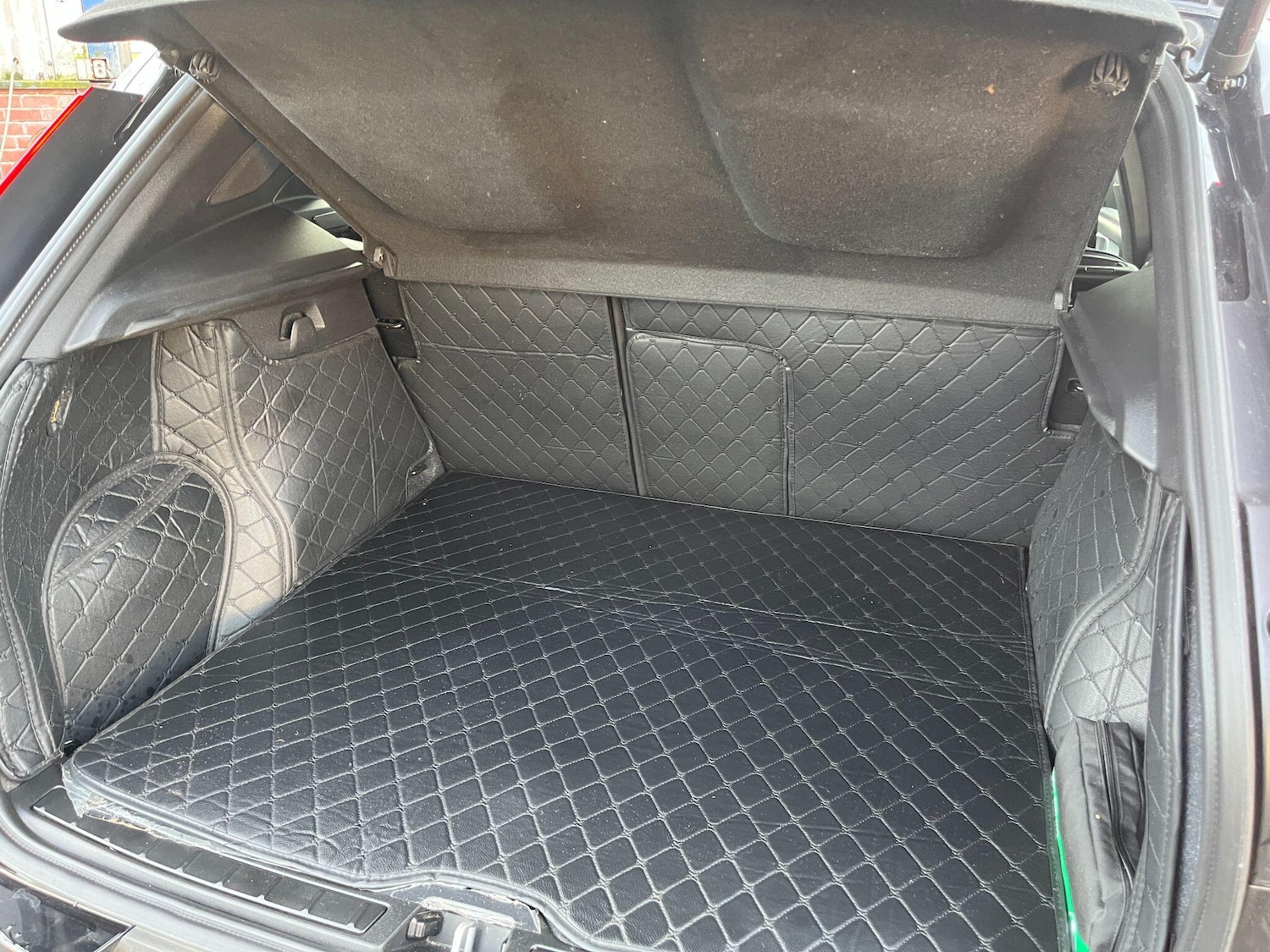 Used Volvo XC40 2023 for sale - 77343915: Photo 10