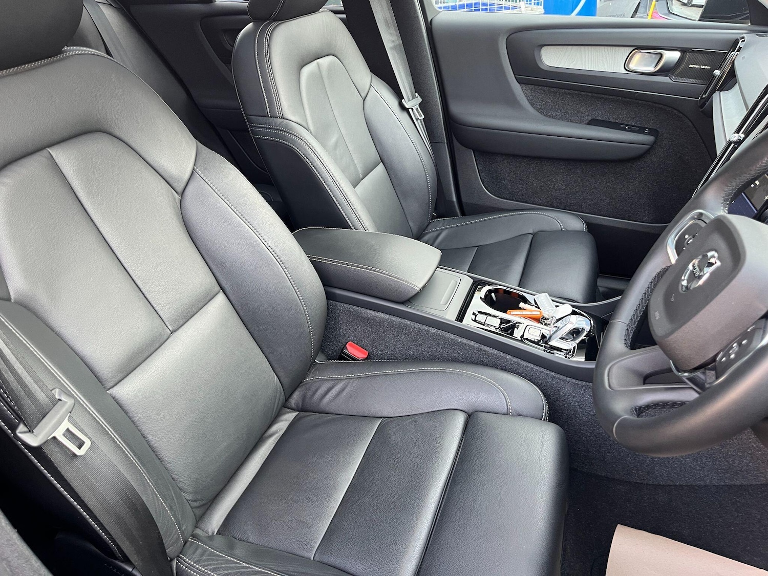 Used Volvo XC40 2023 for sale - 77343915: Photo 14