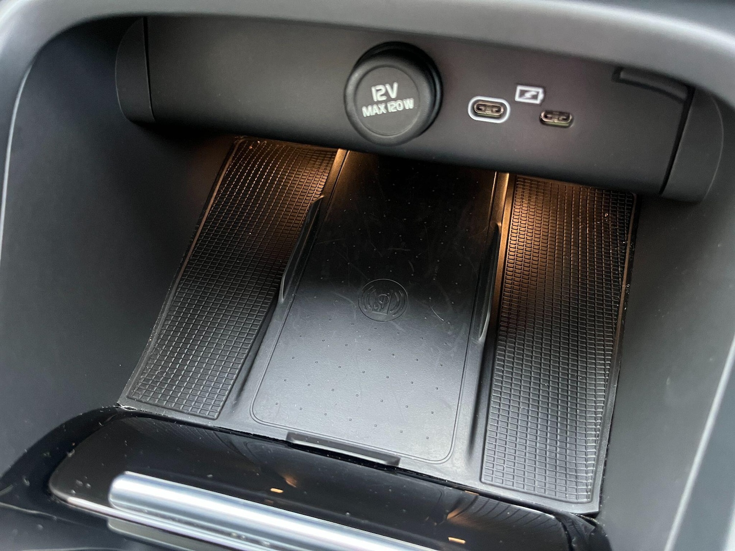 Used Volvo XC40 2023 for sale - 77343915: Photo 23