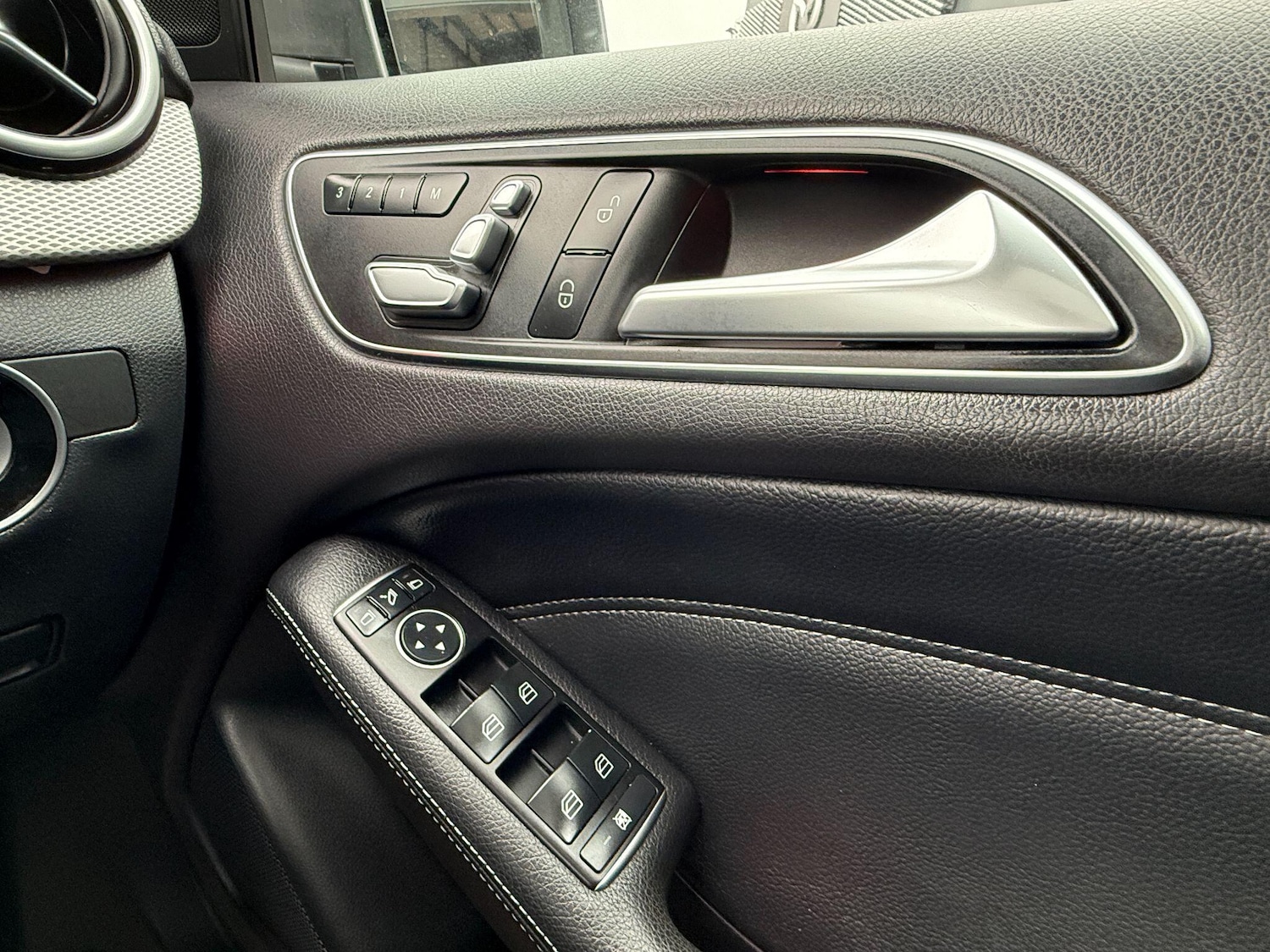 Used Mercedes-Benz B Class 2015 for sale - 78007539: Photo 32