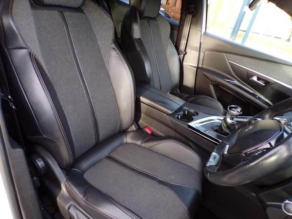 Used Peugeot 3008 2017 for sale - 76259002: Photo 12