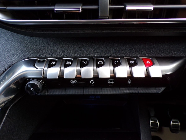 Used Peugeot 3008 2017 for sale - 76259002: Photo 18