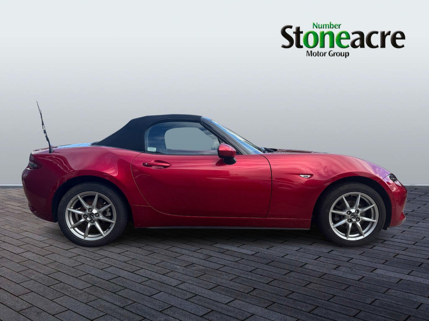 Used Mazda MX-5 2017 for sale - 76989659: Photo 2